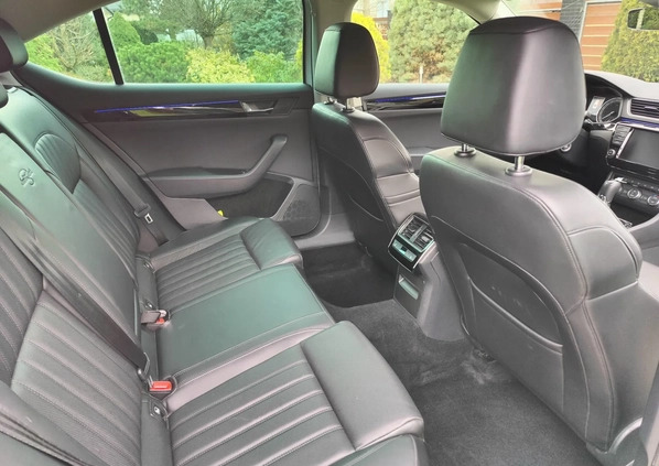 Skoda Superb cena 87400 przebieg: 138200, rok produkcji 2016 z Mikołów małe 277